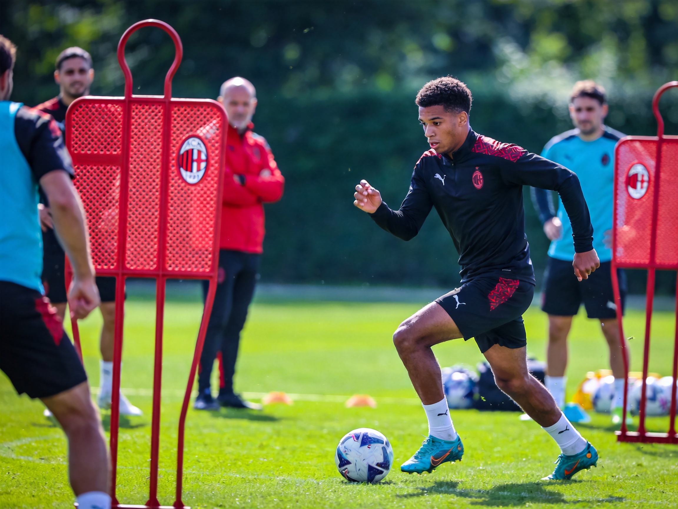 米兰milan转会动态